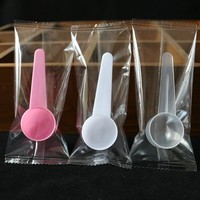 Cuillère doseuse ronde à fond plat 5G 10ML rose blanc transparente emballée individuellement pour poudre liquide avec sac