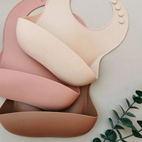Meilleur vendeur 2025 Design créatif personnalisé étanche drôle Silicone Bandana bébé bavoirs