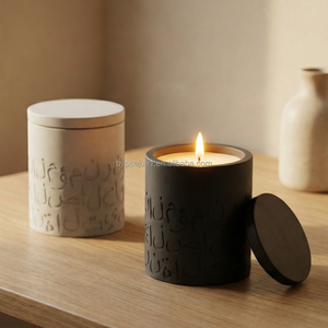 Bougie parfumée artisanale en cire de soja avec mèche en coton pour le festival islamique Eid Ramadan, bougie décorative de luxe avec motif Coran en relief - Product Image 1