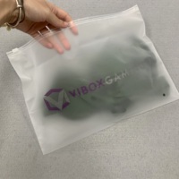 Sac à fermeture éclair en plastique noir mat de luxe de haute qualité avec impression de logo pour le rangement des vêtements, des t-shirts, pochette à fermeture éclair