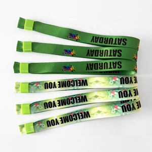 Braccialetti in tessuto personalizzati economici di buona qualità con stampa a sublimazione per eventi, con logo personalizzato - Product Image 1