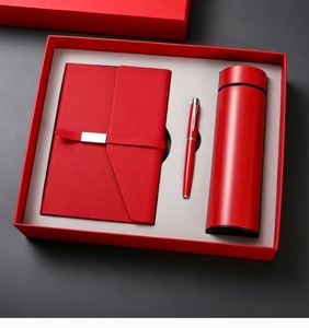Ensemble Cadeau Luxe A5 Personnalisable en Cuir PU : Carnet Noir A5, Stylo et Tasse Thermos pour Entreprises (Vente en Gros) - Product Image 2