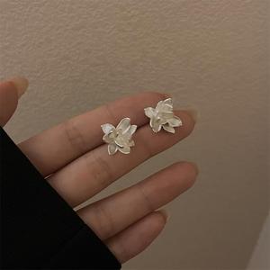 สไตล์จีนหรูหราเลียนแบบเงินจัสมินสีขาวแมกโนเลียทองแดงชุบเงินต่างหูแหวนสำหรับผู้หญิงเครื่องประดับ - Product Image 6