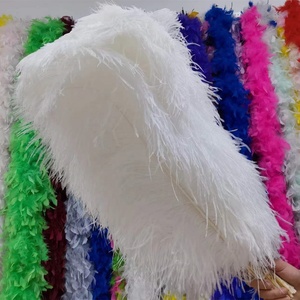 Plumas de Avestruz Naturales Blancas Grandes de 75-80cm, Plumas de Avestruz al por Mayor para Centros de Mesa de Bodas y Carnavales - Product Image 1