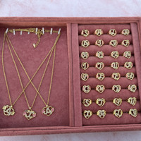 QIUHAN – collier personnalisé avec nom de naissance, fleur, pendentif en forme de cœur, collier personnalisé avec A-Z lettres