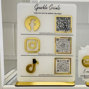 Renueve su tienda minorista con herramientas de marketing de redes sociales de diseño gratuito y un llamativo soporte de exhibición de código QR Acrílico - Product Image 2