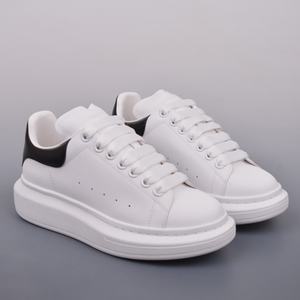 Chaussures de skate de haute qualité à lacets et semelles épaisses pour hommes et femmes, chaussures de créateur, utilisables en toutes saisons, unisexe - Product Image 1