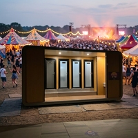 Conteneurs modulaires contemporains en acier avec douche et toilettes intégrées pour athlètes, festivals, concerts et environnements de construction