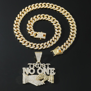 Nuevos Collares con Colgante de Letras Empalmadas de Aleación Chapada en Oro y Plata 2026, Collar Hiphop para Hombre, Joyería de Moda al por Mayor - Product Image 3