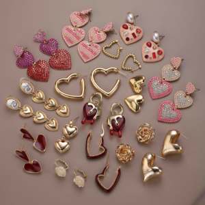 Подарочный набор ювелирных украшений премиум-класса ко Дню святого Валентина: колье в форме сердца для женщин, модные позолоченные серьги-подвески с жемчугом и стразами - Product Image 2