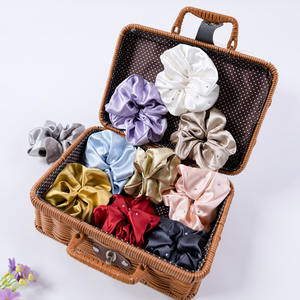 Grand chouchou en soie <span class=keywords><strong>de</strong></span> 6 cm, 30 mommes, accessoire capillaire <span class=keywords><strong>de</strong></span> luxe, élastique à cheveux en soie <span class=keywords><strong>de</strong></span> mûrier 6A, étiquettes personnalisées pour chouchou en soie, faible MOQ - Product Image 2