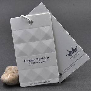 Etiquetas de Cartón Reciclado de Lujo Personalizadas para Prendas, con Logotipo en Relieve, Etiquetas de Papel para Ropa, Bolsas y Zapatos - Product Image 5