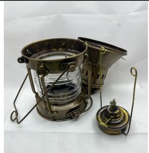Linterna Náutica de Latón Estilo Pirámide 3D con Acabado Dorado Pulido - Product Image 1