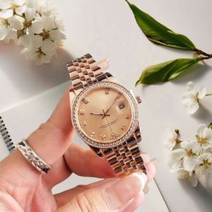 Reloj de Cuarzo para Hombre con Caja de Aleación de 40 mm, Correa de Silicona con Diseño de Cocodrilo, Esfera de Cristal y Diseño de Dibujos Animados - Product Image 3