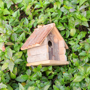 Wooden Bird House <b>Log</b> Cabin Style Hanging Indoor Outdoor Garden <b>Decoration</b> M Medium Size Natural Feel - Product Image 4