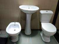 Ensemble WC et Bidet Deux Pièces Style Européen, Vente Chaude, pour Salle de Bain, avec Lavabo et Bidet Intégré