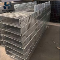 Fournisseur de gaines de câblage perforées GI – Caisse de câblage ventilée en acier avec couvercle pour le routage des câbles réseau et d'alimentation en intérieur