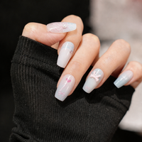 Ongles à presser forme cercueil style Balletcore doux et léger, bleu clair et rose nude avec nœud