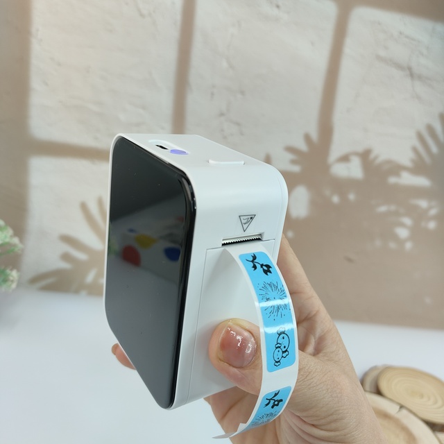 Wholesale Price Mini Label Maker with Tape Bluetooth Label Printer Wireless Portable Label Printer for Organizing Office Home