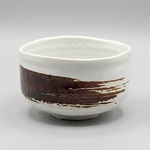 Bol à matcha japonais artisanal en céramique Mino, au toucher lisse et mignon, pour la cérémonie du thé - Product Image 1