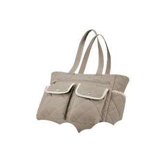 Sac fourre-tout en nylon matelassé avec logo personnalisé pour femmes, grande capacité, sac à main portable, élégant, doux, pour les trajets quotidiens, sac pour ordinateur portable - Product Image 5