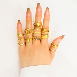 แหวนสแตนเลสสตีลชุบทอง 14k 18k ดีไซน์กันน้ำ ไม่ก่อให้เกิดอาการแพ้ ไม่หมอง สำหรับผู้หญิง เหมาะสำหรับเป็นแหวนหมั้น - Product Image 3