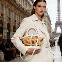 Bolsa de Cesta de Rattan Vintage para Mulheres - Bolsa de Mão e Transversal de Luxo com Detalhes em Couro para Praia de Verão e Uso Diário