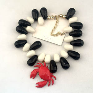 Nuevo Collar de Aleación con Diseño de Cangrejo Rojo y Cuentas en Forma de Gota de Agua Blanca Estilo Brisa Oceánica para Mujer - Diseño Animal Único, Excelente Regalo - Product Image 4