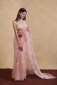 Sari de seda de organza pura suave de moda con blusa Chikan bordado a mano Sari bordado Mukesh dorado precio al por mayor - Product Image 5