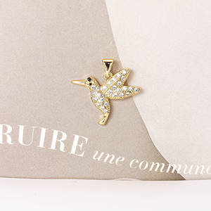 Joyería al por mayor colgante de Colibri 14K chapado en oro de moda mujeres blanco zirconia pájaro piedra preciosa colibrí encanto colgante - Product Image 6