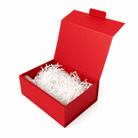 Boîte cadeau en carton rigide pliable de luxe rouge avec fermeture magnétique, matériaux recyclés, emballage cadeau