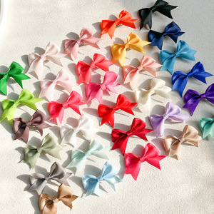 Barrettes à cheveux en forme de col de cygne avec nœud couleur bonbon de 6 cm pour femmes - Product Image 1