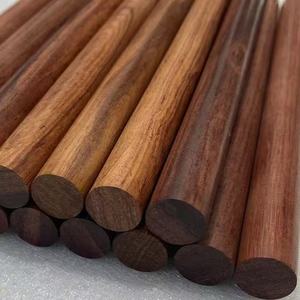 Bâton de balai <span class=keywords><strong>rond</strong></span> en chêne noyer noir bricolage en bois massif personnalisé <span class=keywords><strong>pour</strong></span> rideaux de drapeaux - Product Image 4