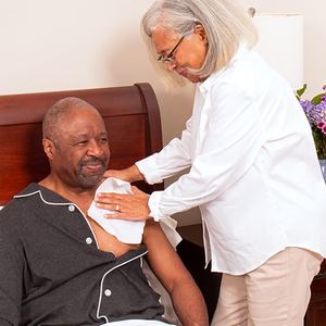 Lingettes pour le corps à usage unique sans rinçage lingettes de douche épaisses et propres serviettes de bain jetables pour adultes adaptées à l'<span class=keywords><strong>incontinence</strong></span> camping personnes âgées - Product Image 2