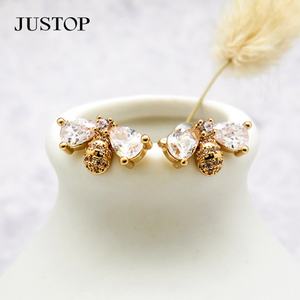 Pendientes de latón antialérgicos de lujo, diseño moderno de abeja-insecto con chapado en oro, pequeño y bonito perno con joyería de cristal de circón - Product Image 6
