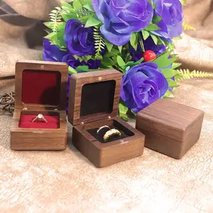 לוגו מותאם אישית תיבת טבעת עץ מרובעת אריזת אגוז יוקרה טבעת מתנה מיני אגרוף טבעת תכשיטי חתונה תיבת אחסון תצוגת