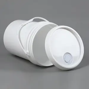 Pasokan kualitas terbaik cat plastik ember makanan bensin 20L ember plastik putih dengan pegangan dan tutupnya