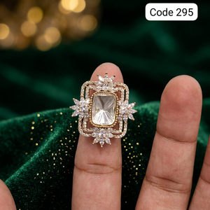 Anillo de cóctel de lujo chapado en oro con circonita cúbica de corte cojín para mujer, joyería de moda geométrica llamativa para fiesta de compromiso - Product Image 3