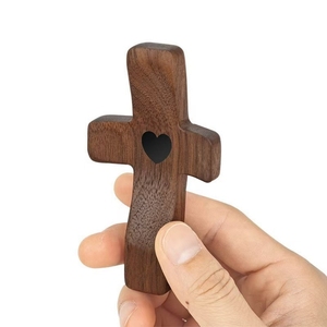 Lot de 3 croix de poche minimalistes en bois de noyer noir, fabriquées à la main, cadeaux religieux pour mariage, église et Pâques - Product Image 3