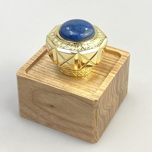 Gold Metal Bottle Cap with Embossed Pattern <b>Screw</b>-On Lid for Cosmetics Bottles Durable Design - Product Image 2