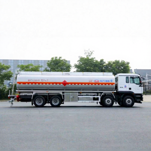 Camion-citerne Sitrak Sinotruck 8x4 pour le transport de carburant, 30M3 30CBM, réservoir en aluminium pour huile diesel - Product Image 3