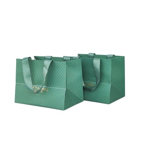 Wholesale Luxury Gift Shopping Paper <b>Bag</b> With Logo for Clothing Custom Packaging <b>Bag</b> - Product Image 1