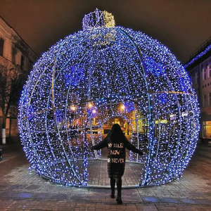 Arco de luz LED esférico 3D para caminar por debajo, gran esfera luminosa, decoración navideña para calles y plazas - Product Image 1