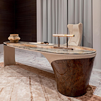Bureau de direction de luxe moderne avec plateau en marbre et bois de burl courbé, mobilier de bureau haut de gamme pour cadre