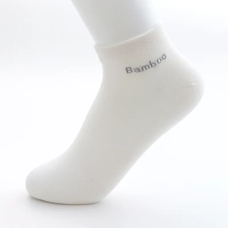 Factory wholesale custom logo socks sport mens cotton ankle bamboo fiber socks for all seasons