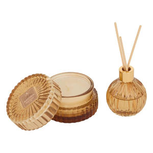 Ensemble de 2 pièces : Bougie et diffuseur d'épices en verre ambré - Product Image 1