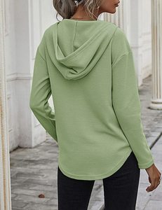 Hesayep Stock en gros automne <span class=keywords><strong>mode</strong></span> T-shirts femmes col en V à capuche à manches longues sweat cordon pull hauts - Product Image 3