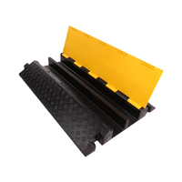 1 2 3 4 5 canaux Protecteur de chemin de câbles Caoutchouc et plastique PVC Trunking Speed Bumps for Floor Cable Protector