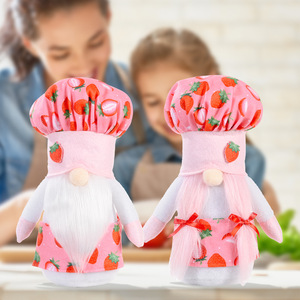 Nouveau produit transfrontalier pour la Fête des Mères : Figurine Rudolph en forme de chapeau de chef fraise pour la décoration intérieure et les vitrines - Product Image 2