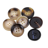 Kancing Plastik Resin Bulat 4 Lubang Model Fancy Grosir Pabrik MOQ Kecil Laris Manis Kancing Tanduk Kelapa Alami untuk Pakaian Mantel